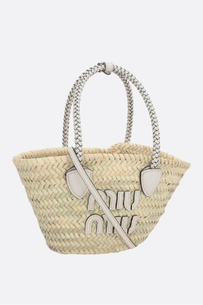 MIU MIU미우미우 여성 숄더백 logo patch straw handbag