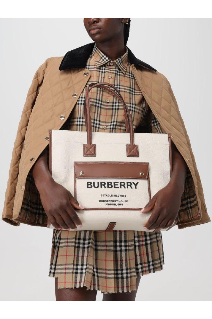Burberry버버리 여성 토트백 Burberry canvas and leather bag with logo