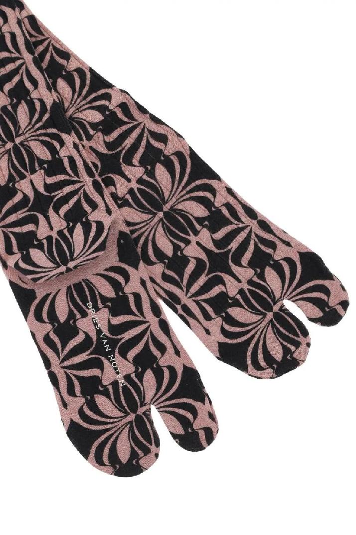 DRIES VAN NOTEN드리스반노튼 여성 양말 graphic butterfly tabi socks with pattern