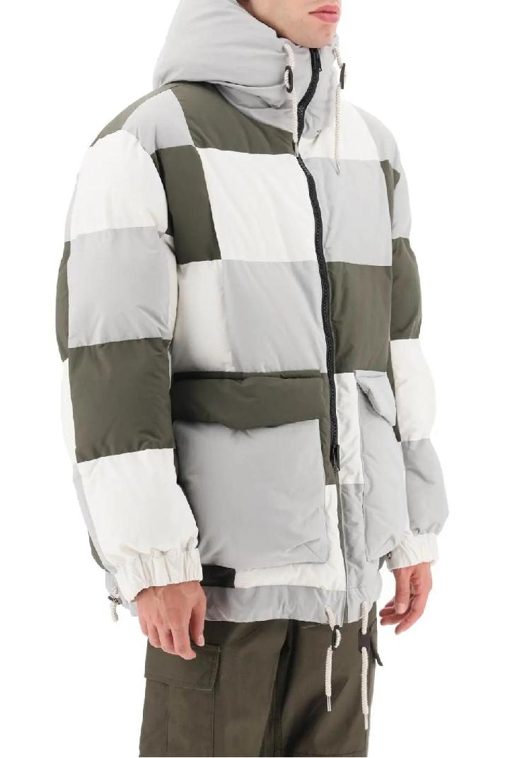 SACAI사카이 남성 패딩 hooded puffer jacket with checkerboard pattern