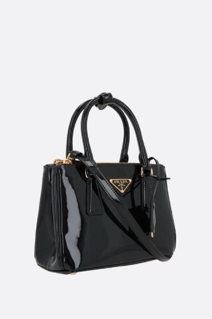 PRADA프라다 여성 숄더백 Prada Galleria mini patent leather handbag