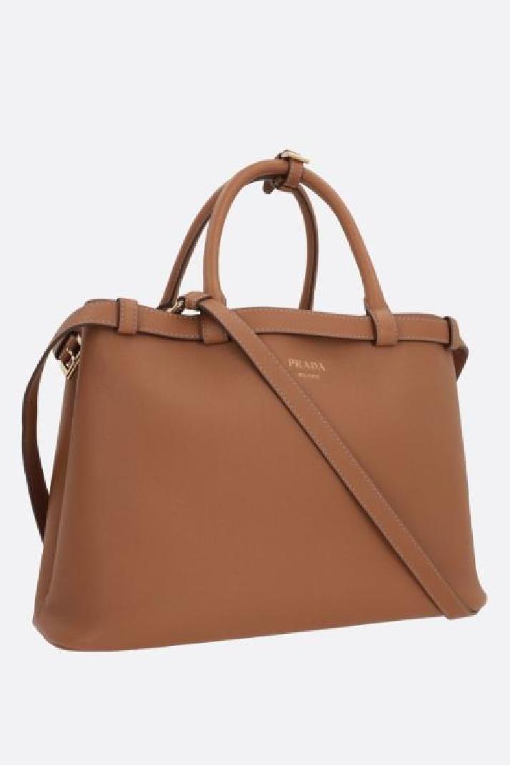 PRADA프라다 여성 숄더백 Prada Buckle medium grainy leather handbag